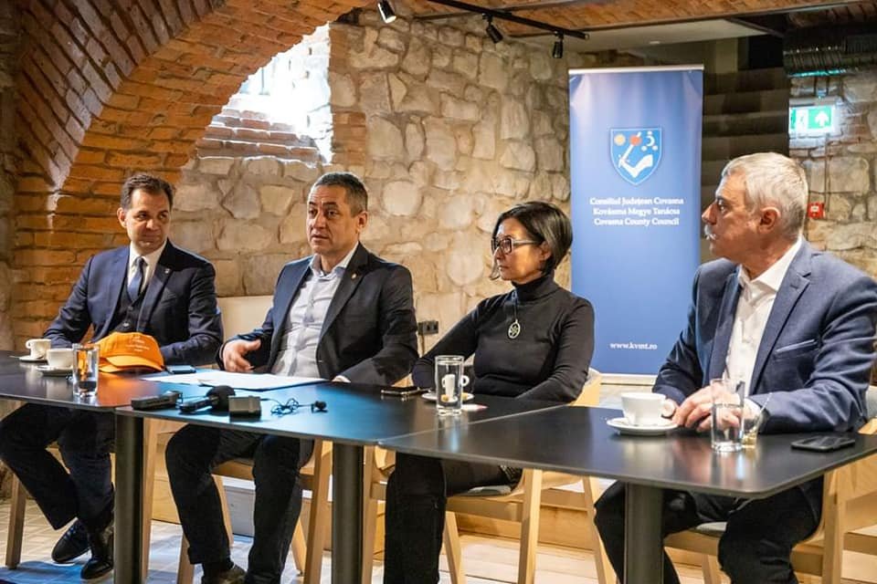 Antal Árpád, Potápi Árpád János, Brendus Réka és Tamás Sándor •  Fotó: RMDSZ Háromszéki Területi Szervezet/Facebook