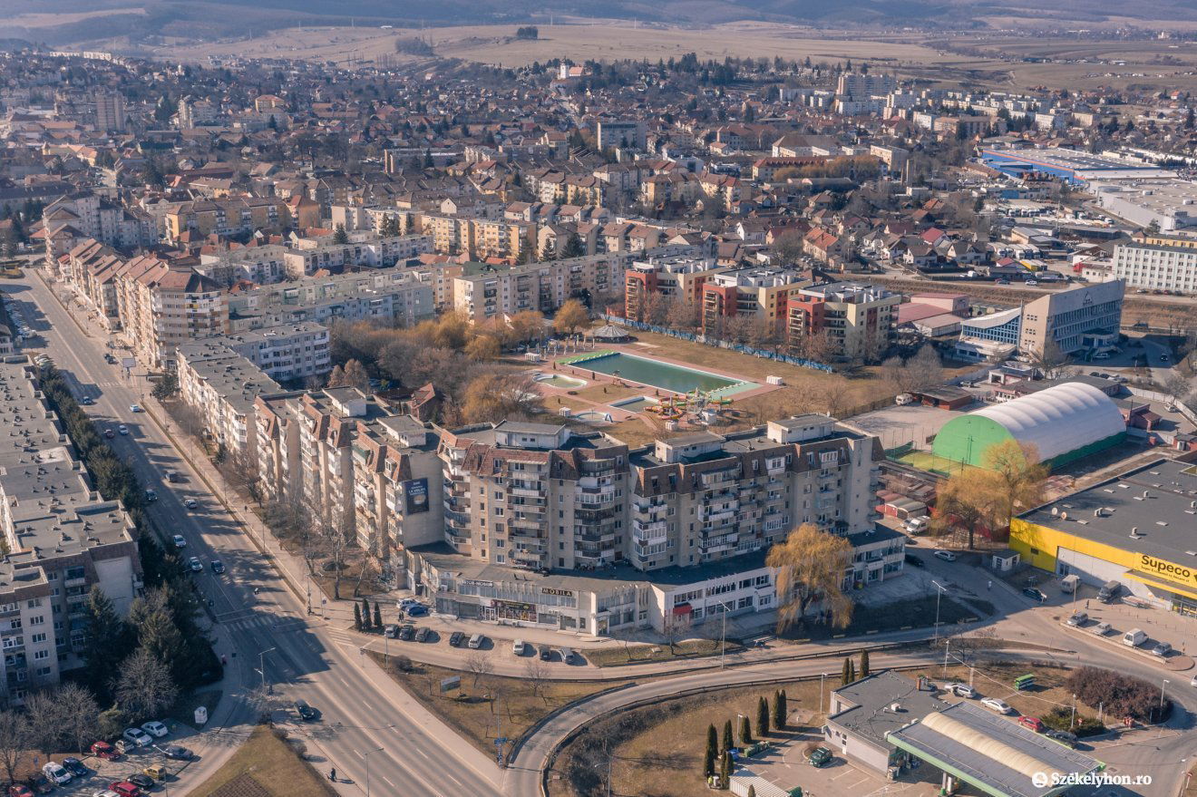 Az érintett négyszáz sepsiszentgyörgyi cégből alig százhúszan éltek a lehetőséggel •  Fotó: Pinti Attila