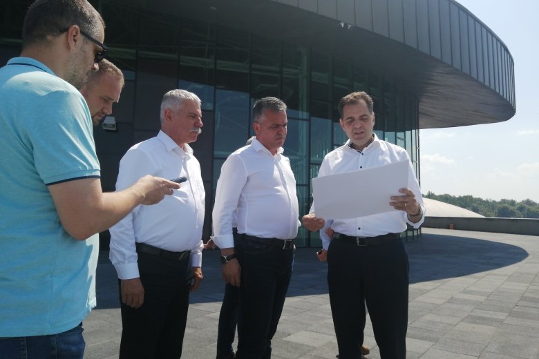Ki az új miniszterelnök-jelölt, Adrian Veștea?
