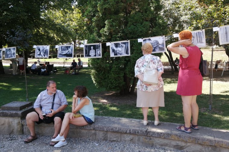 Fotópiknik és szimultán fotókiállítások – tobzódott a vizuális élménykínálatban vasárnap Sepsiszentgyörgy