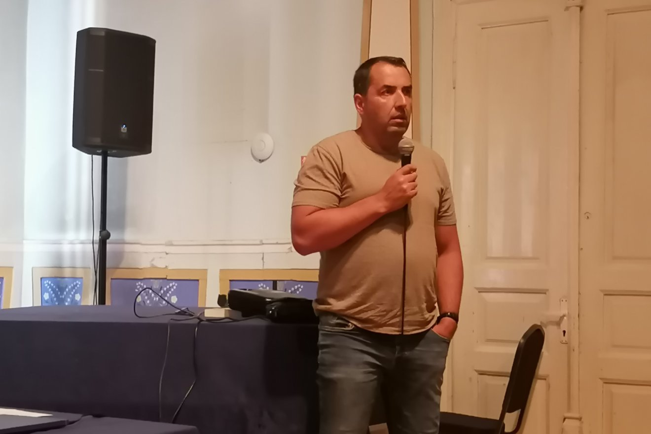 Petcu Cristian rendőrtiszt a külföldi munkaajánlatokkal való csábítás veszélyeire hívta fel a figyelmet •  Fotó: Bodor Tünde