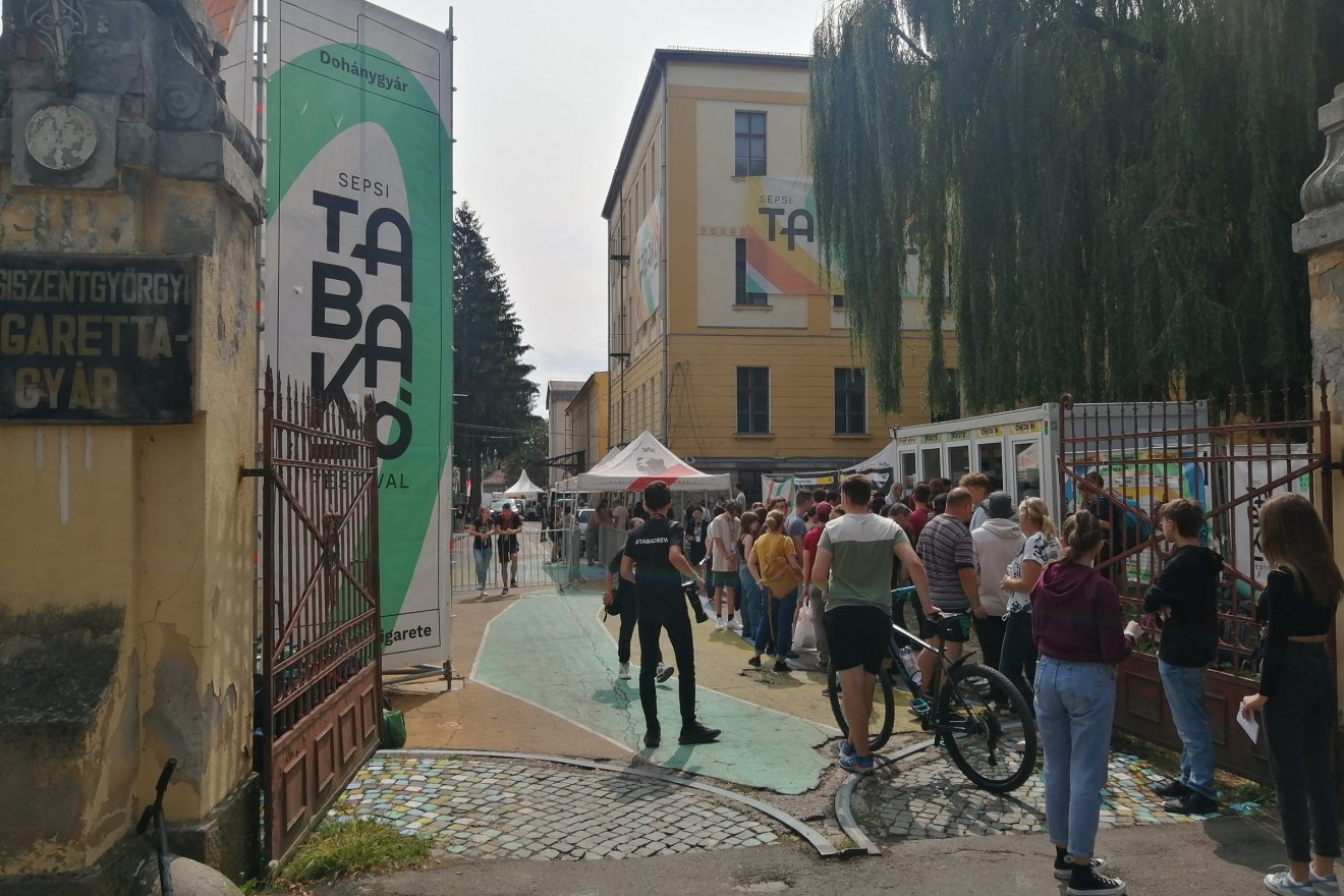 A jó öreg dohánygyár ereiben most friss vér folyik •  Fotó: Bodor Tünde
