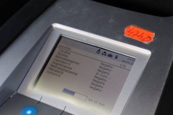 A rendőrség eszköztárát bővíti a megyei tanács – drogtesztekkel segítik ki őket