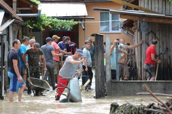 A klímaváltozás számlájára írja a hirtelen lezúduló hatalmas vízmennyiséget a háromszéki prefektus