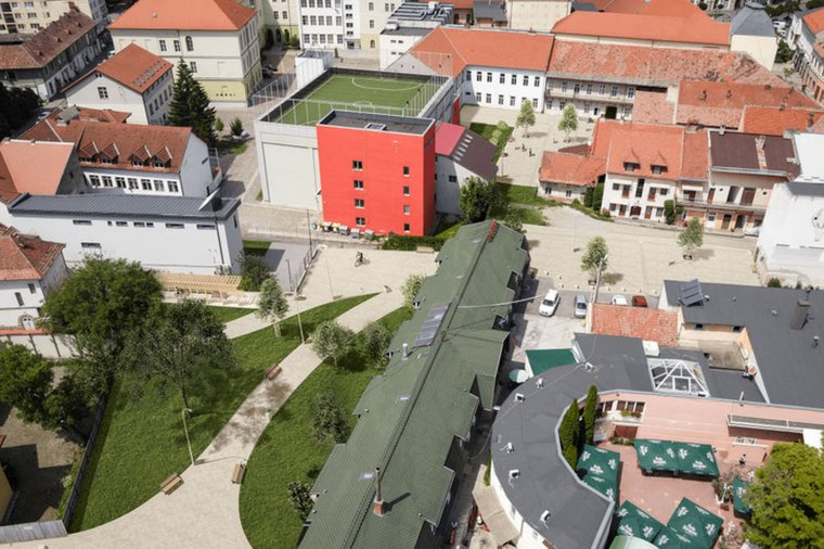 A szobor elkészült, a helye is megvan, de még nem kerülhet oda