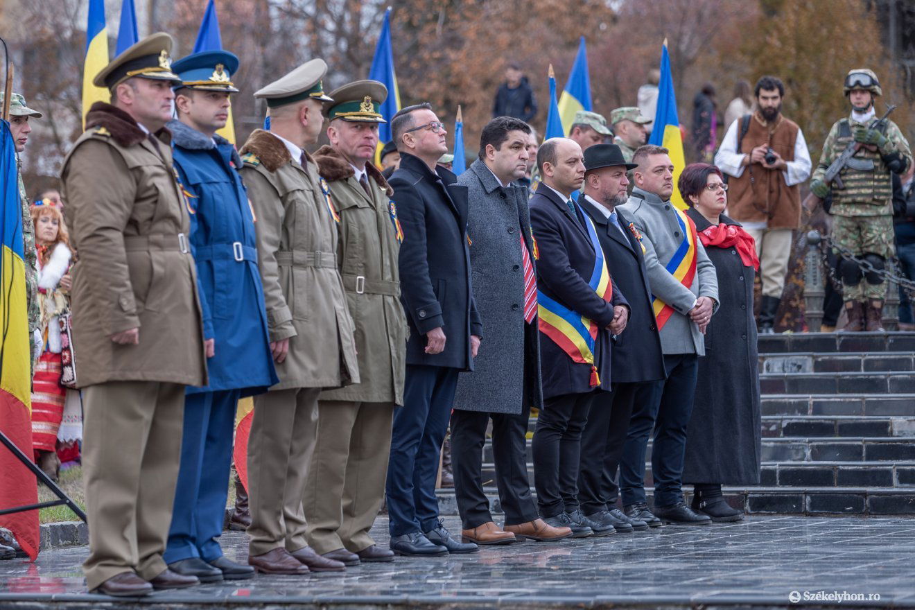 A város legfőbb intézményvezetői is megjelentek, a magyar képviselők közül senki nem jött el •  Fotó: Pinti Attila