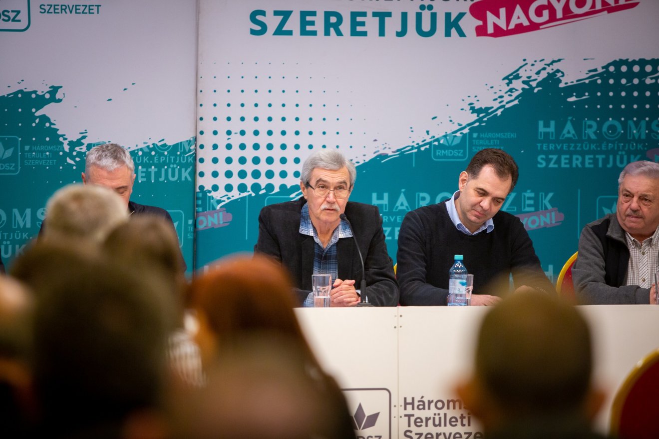 A HKT újabb mandátummal bízta meg Márton Árpád eddigi elnököt •  Fotó: RMDSZ - Háromszéki Területi Szervezet/Facebook