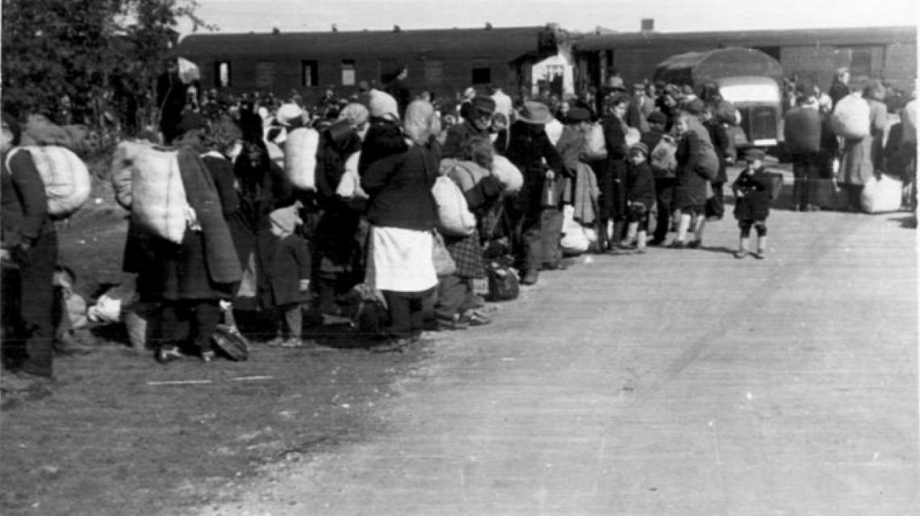 A történelem sötét fejezete a civilek „kis munkára