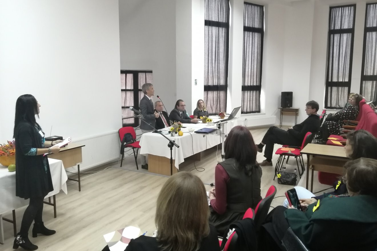 A jelenlévő pedagógusok nemcsak hétvégéjüket szánták szakmai képzésre, jelentős pluszmunkát is vállalnak az alternatív oktatásban •  Fotó: Bodor Tünde