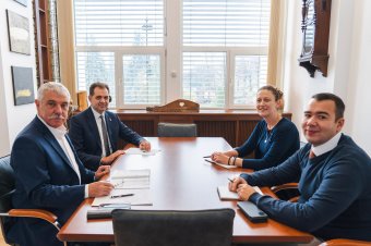 A magyar közösséget érintő problémákat ismertették az amerikai nagykövetség munkatársaival Sepsiszentgyörgyön