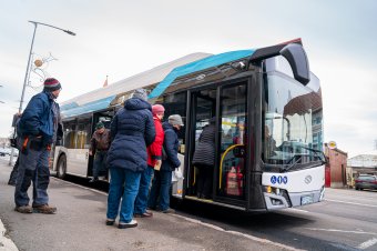 Kisrégiós tömegközlekedéssel lazítanának a zsúfoltságon