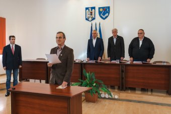 Új tanácstag tette le az esküt a megyei önkormányzati testületben