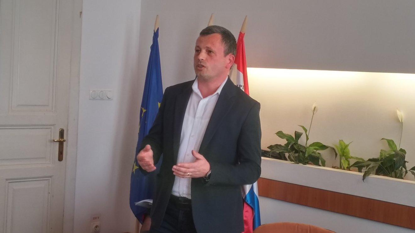 Canea-Kocsis András szerint az orvosi szolgáltatásoknak a lakosság igényeihez való hozzáigazítása is a célok között szerepel •  Fotó: Daczó Hodor Barna