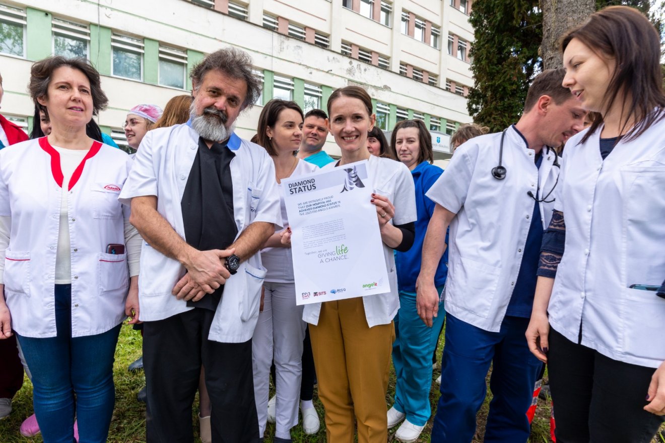 A háromszéki kórház orvosai újabb díjat nyertek el az iszkémiás stroke gyors és hatékony kezelésében nyújtott teljesítményükért •  Fotó: Dr. Fogolyán Kristóf Megyei Sürgősségi Kórház 