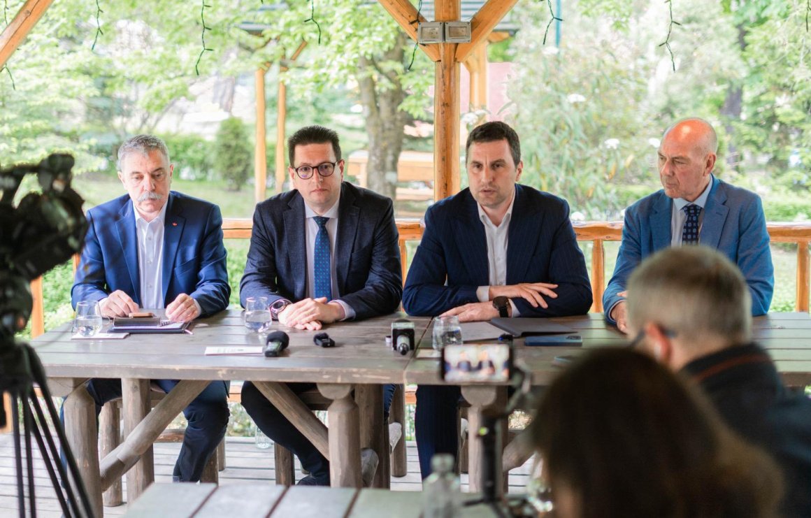 Tamás Sándor, Vincze Loránt, Tánczos Barna és Serban Tudorică •  Fotó: rmdsz.ro