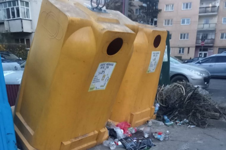 Sziszifuszi küzdelmet folytat a kukázókkal a sepsiszentgyörgyi köztisztasági vállalat