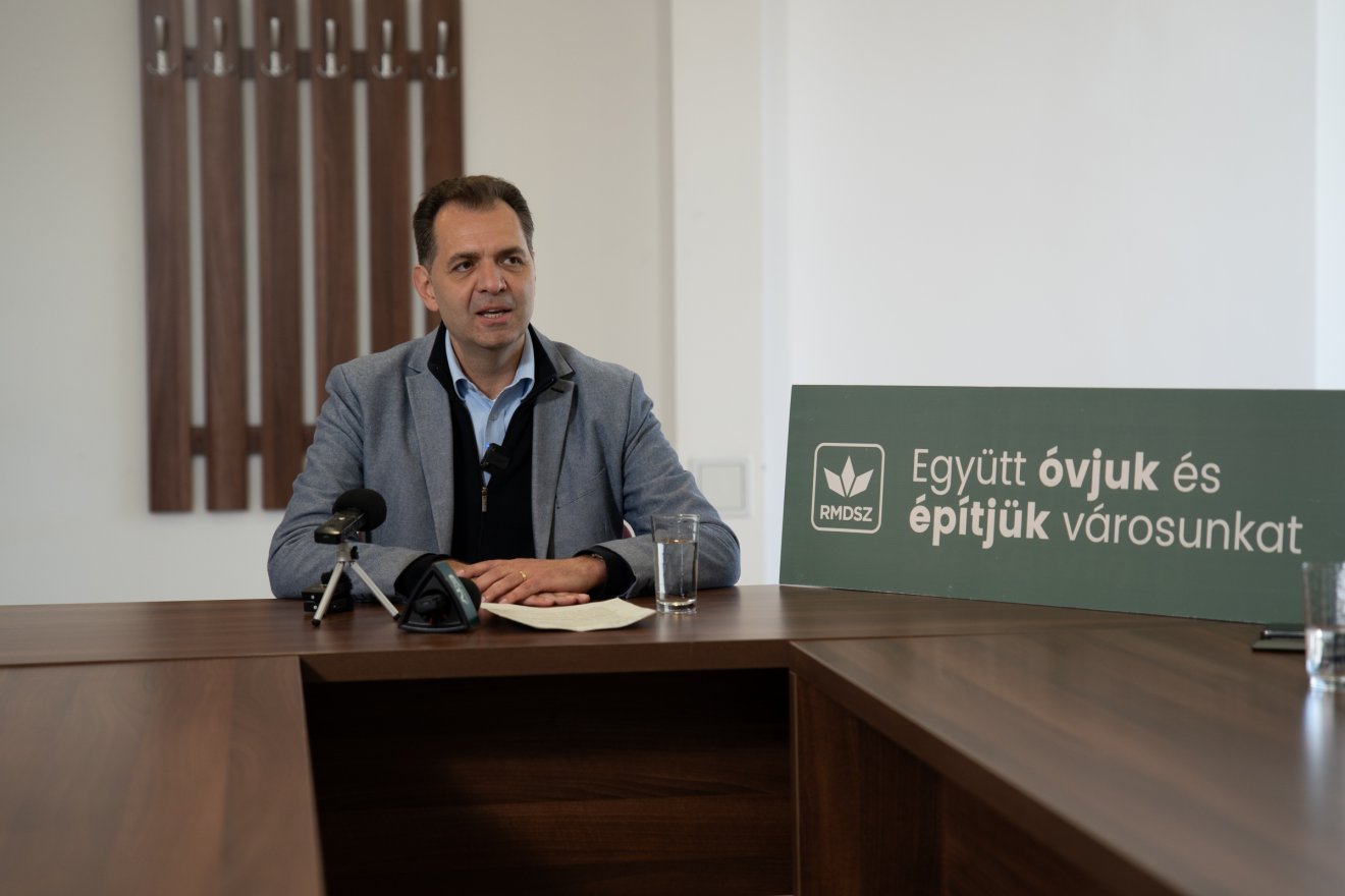 A sikerhez kell a jó csapat és az RMDSZ-lobbi is, ismerte el a polgármester. Szerinte mostanra kialakult az összeforrott, jól működős csapat •  Fotó: Tuchiluș Alex