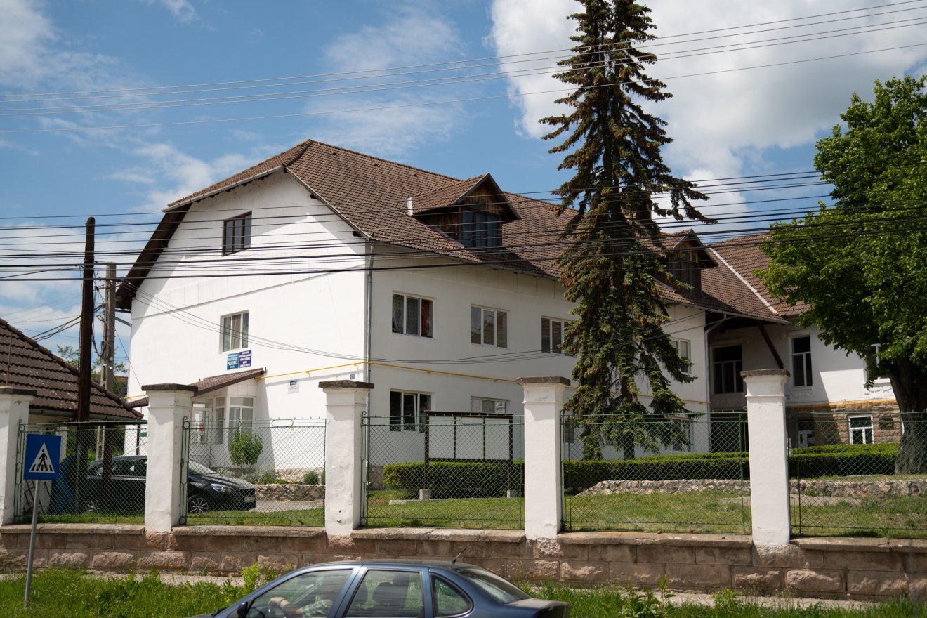 Lassan, de biztosan fejlődik Barót város kórháza •  Fotó: Tuchiluș Alex