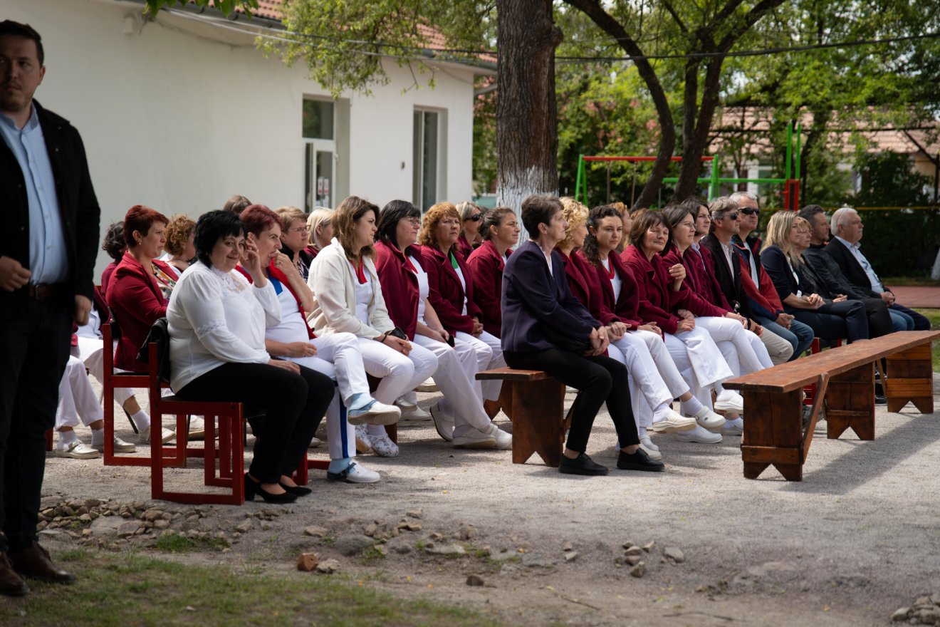 Ápolók, orvosok is jelen voltak az ünnepségen •  Fotó: Tuchiluș Alex