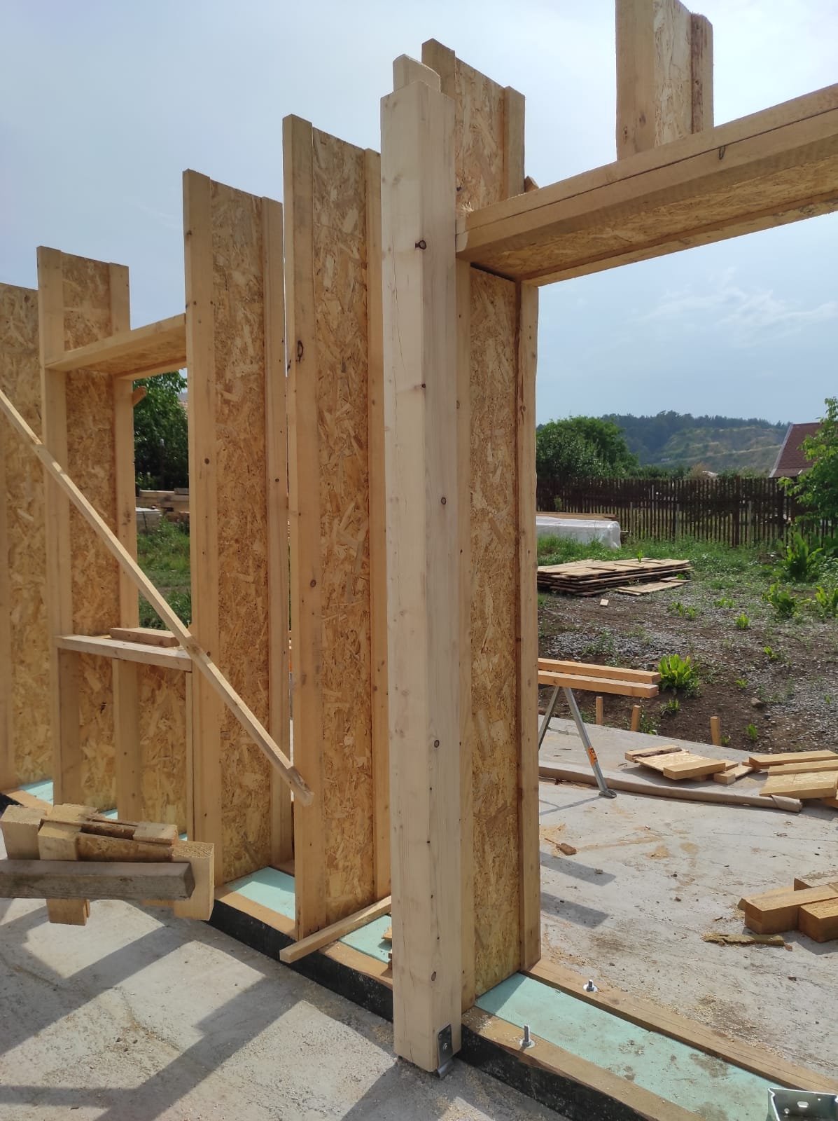 Az említett szentgyörgyi szalmabálaház falszerkezete &bullet;  Fotó: Bodor Attila