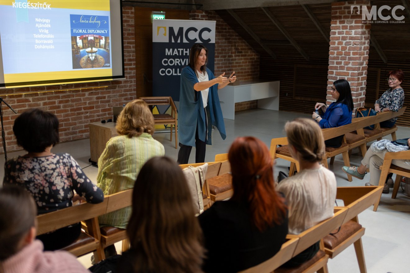 Hossó Nikoletta nemzetközileg elismert előadó •  Fotó: MCC Sepsiszentgyörgy