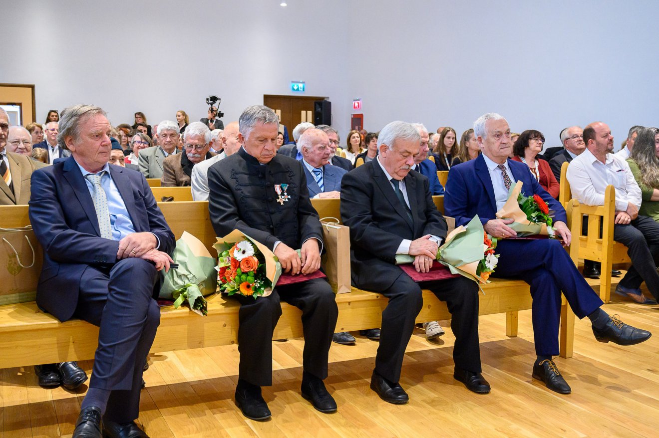 A tavalyi díjazottak •  Fotó: Sepsiszentgyörgy Önkormányzata