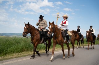 Felvidéki zarándokok is csatlakoztak a sepsiszéki lovasokhoz