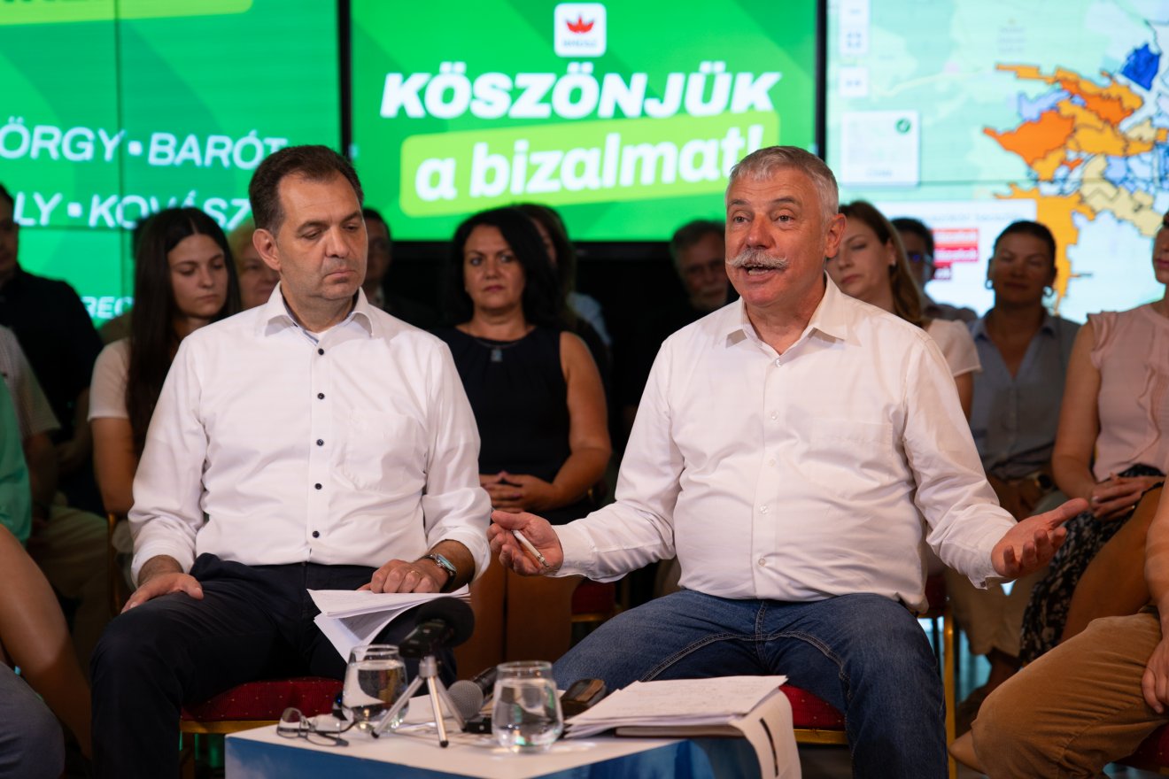 Antal Árpád és Tamás Sándor. Egyikük posztja sem forgott veszélyben •  Fotó: Tuchiluș Alex