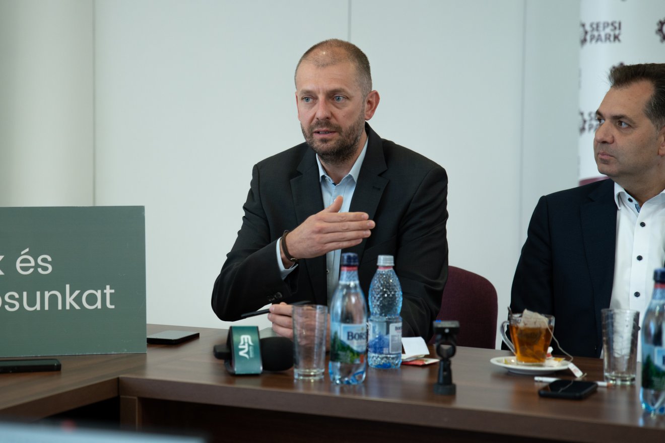 Debreczeni László közgazdász: innovatív támogatási rendszeren dolgoznak innovatív vállakozások számára •  Fotó: Tuchiluș Alex