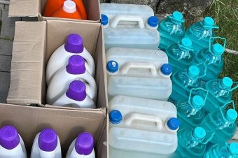 Nagyban nyomták a tisztítószer-hamisítást és a csempészést, lecsapott rájuk a rendőrség