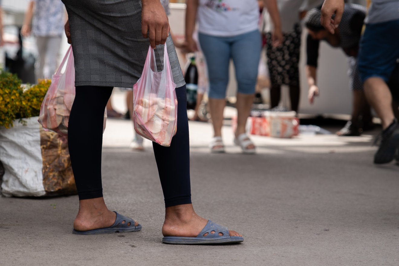 A sepsiszentgyörgyi piacon tegnap már csak keserűgomba-árusokat találtunk… •  Fotó: Tuchiluș Alex