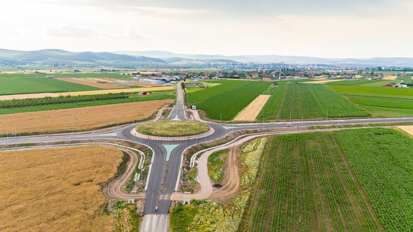 A munka ütemterv szerint halad, augusztusra kész lehet a terelőút •  Fotó: Kristó-Gothárd Hunor