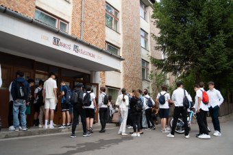 Matematikából vizsgáznak szerdán a nyolcadik osztályt végzett diákok