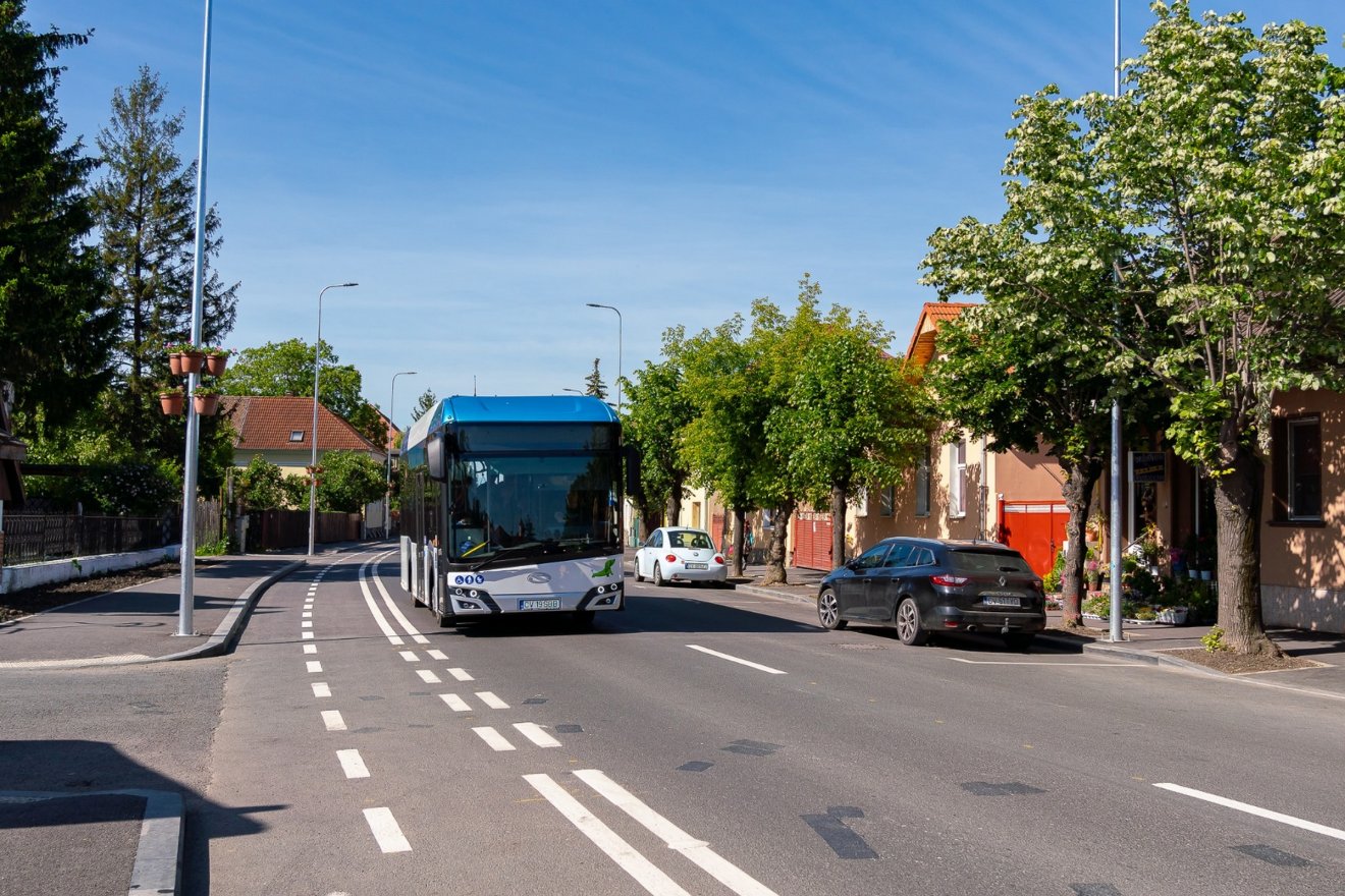 12 elektromos busz közlekedik a városban •  Fotó: Sepsiszentgyörgy Önkormányzata