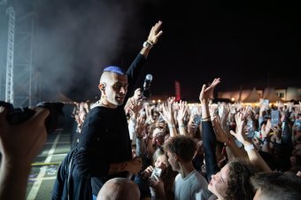 ByeAlex látványos fellépése után ma este világsztár lemezlovassal búcsúzik a Tabakó