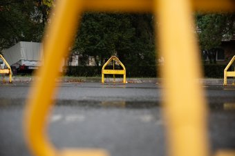 Újabb parkolóhelyeket bocsátanak árverésre Kézdivásárhelyen