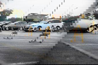 Újabb ingyenes parkolók válnak fizetőssé Sepsiszentgyörgyön