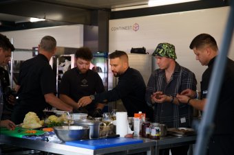 Elismert séfek is ráharaptak Erdélyre