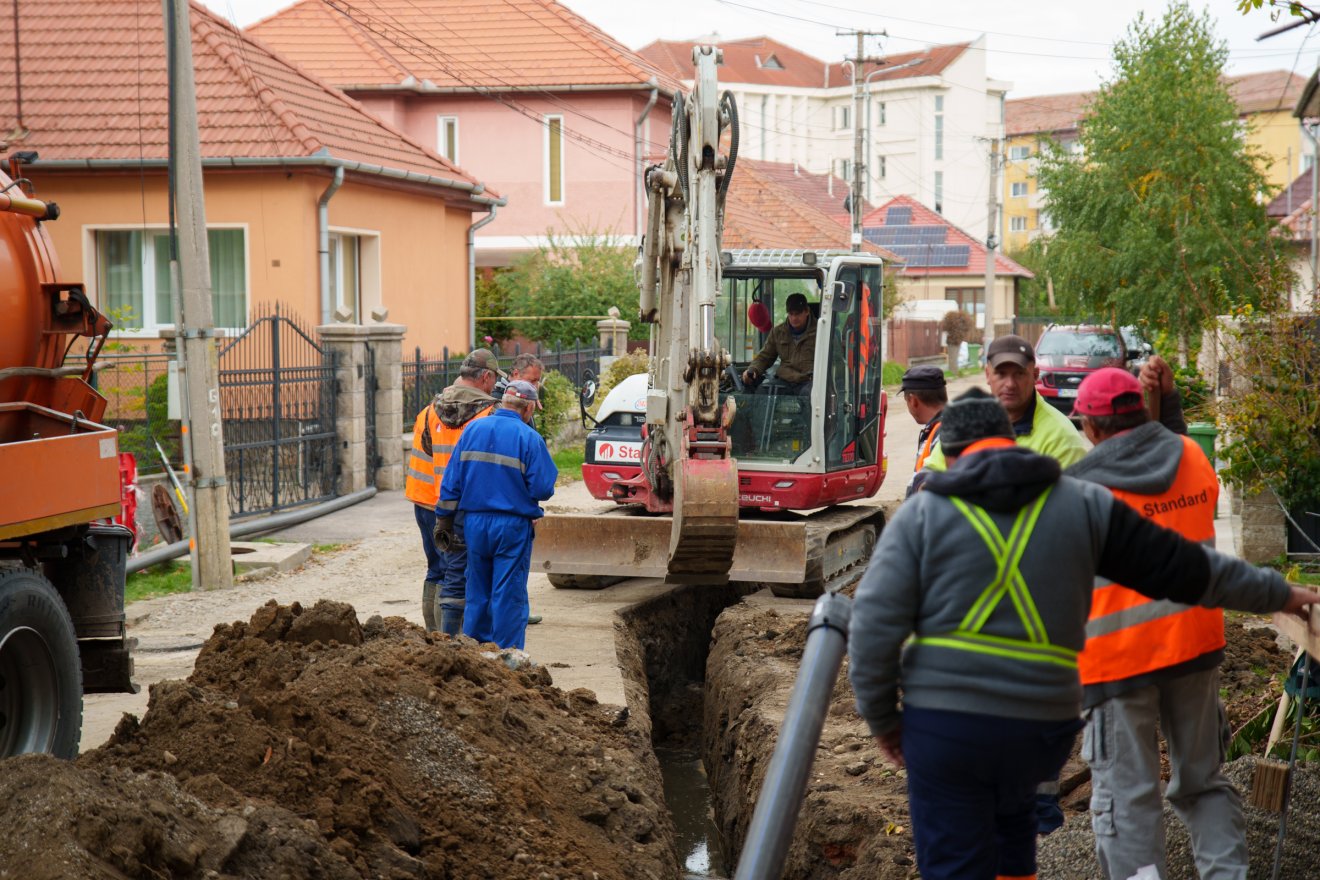 Október közepén még javában dolgoztak •  Fotó: Tuchiluș Alex