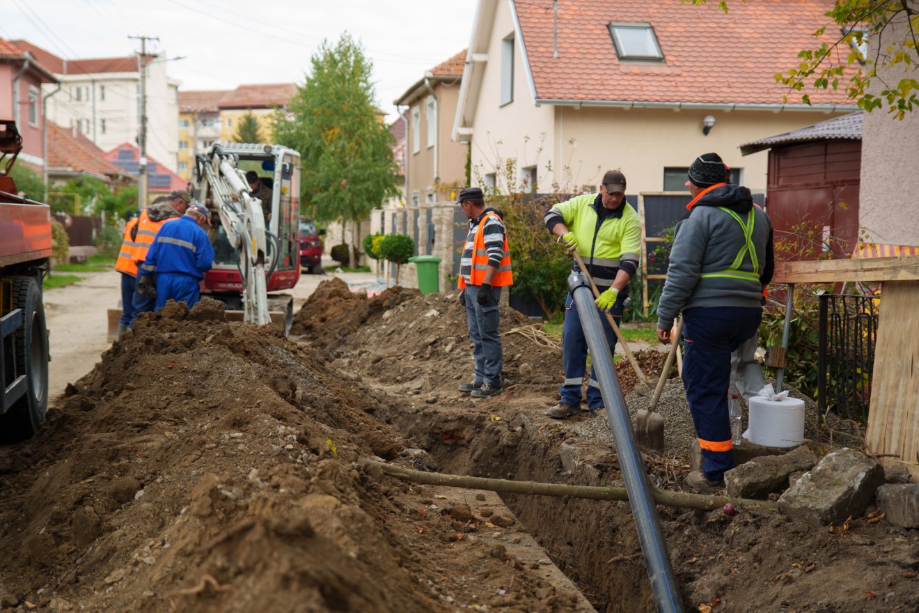 Ott jártunkkor az utca egyik végén lehetetlen volt behajtani •  Fotó: Tuchiluș Alex
