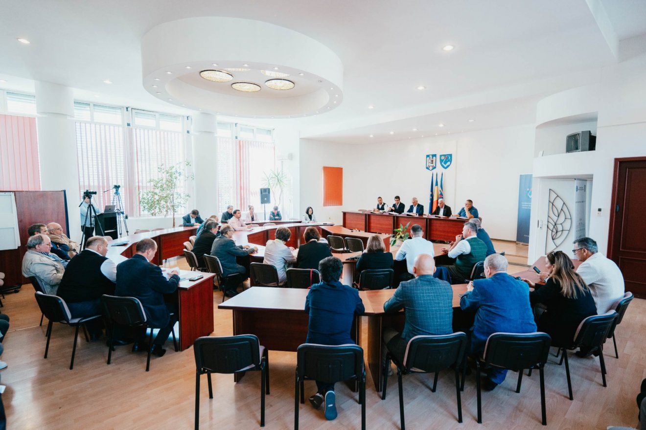 Utoljára ült össze Kovászna Megye Tanácsa jelenlegi képviselő-testülete •  Fotó: Kovászna Megye Tanácsa