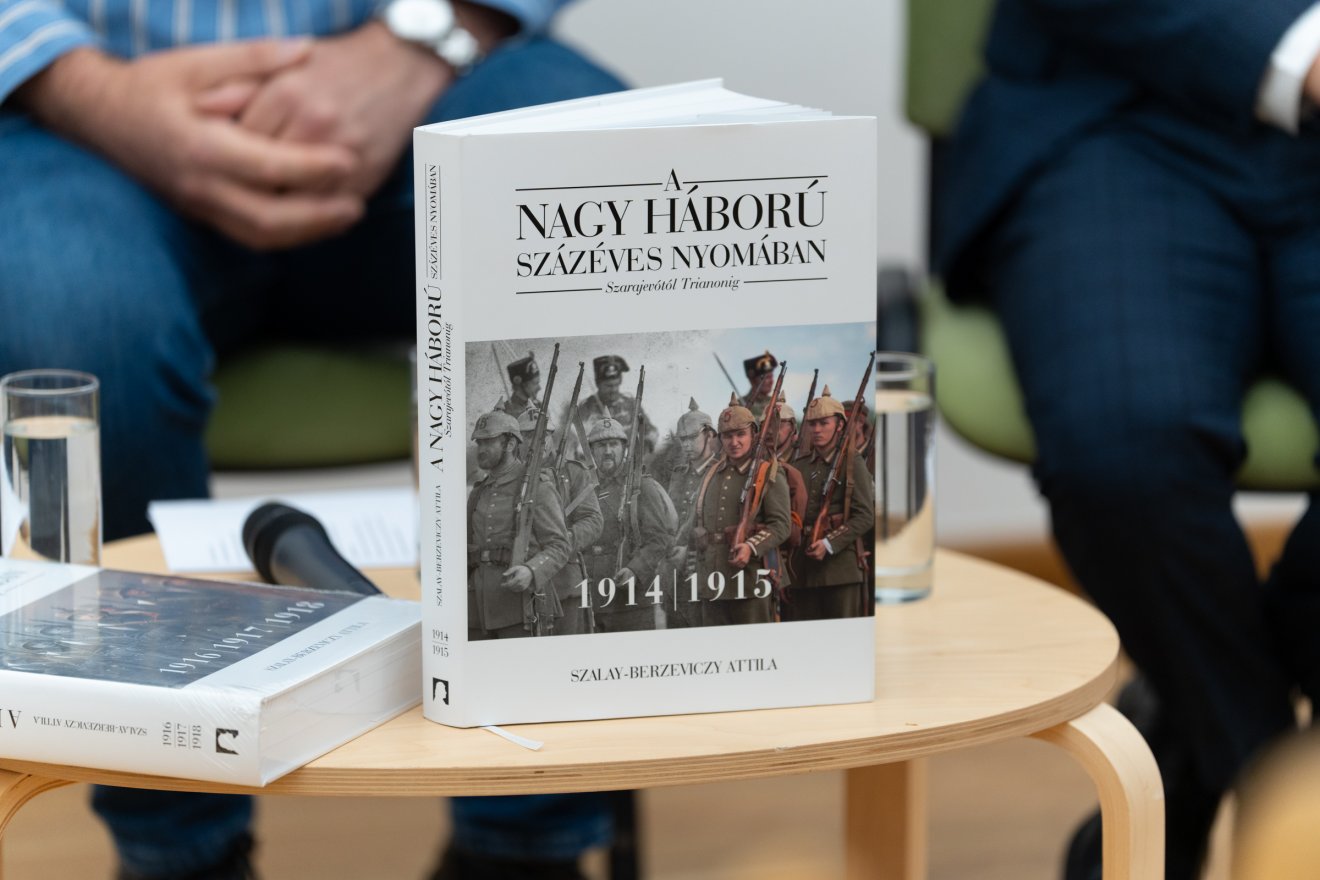 Az első kötet 1914–15,  a második az 1916–18 közötti eseményekre fókuszál •  Fotó: Tuchiluș Alex