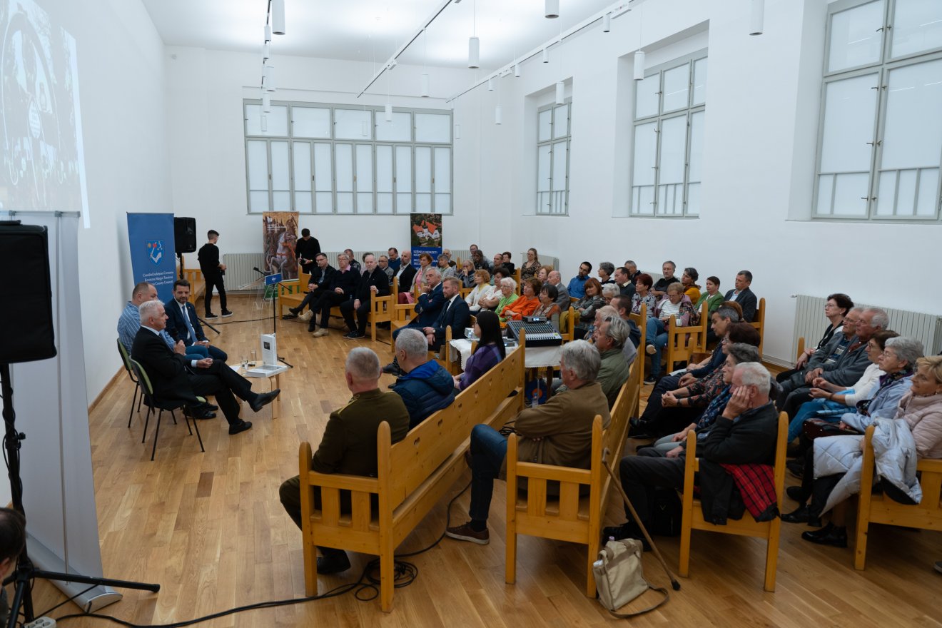 Megtelt a Székely Nemzeti Múzeum Bartók Béla-terme •  Fotó: Tuchiluș Alex