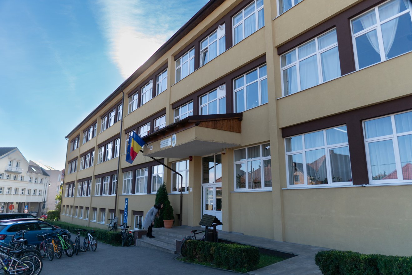 A Plugor Sándor Művészeti Középiskolában petíciót indítványoztak a szülők •  Fotó: Tuchiluș Alex
