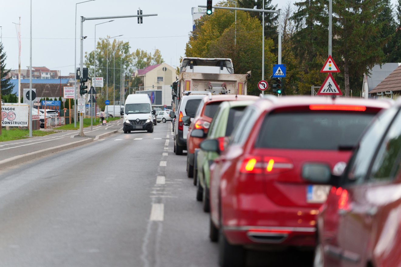 Az Oltmező utcában rendszeres a dugó •  Fotó: Tuchiluș Alex