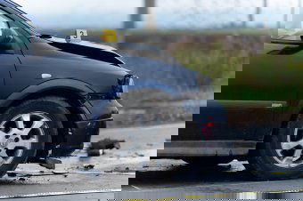 Két autó ütközött, az egyik sofőr megsérült