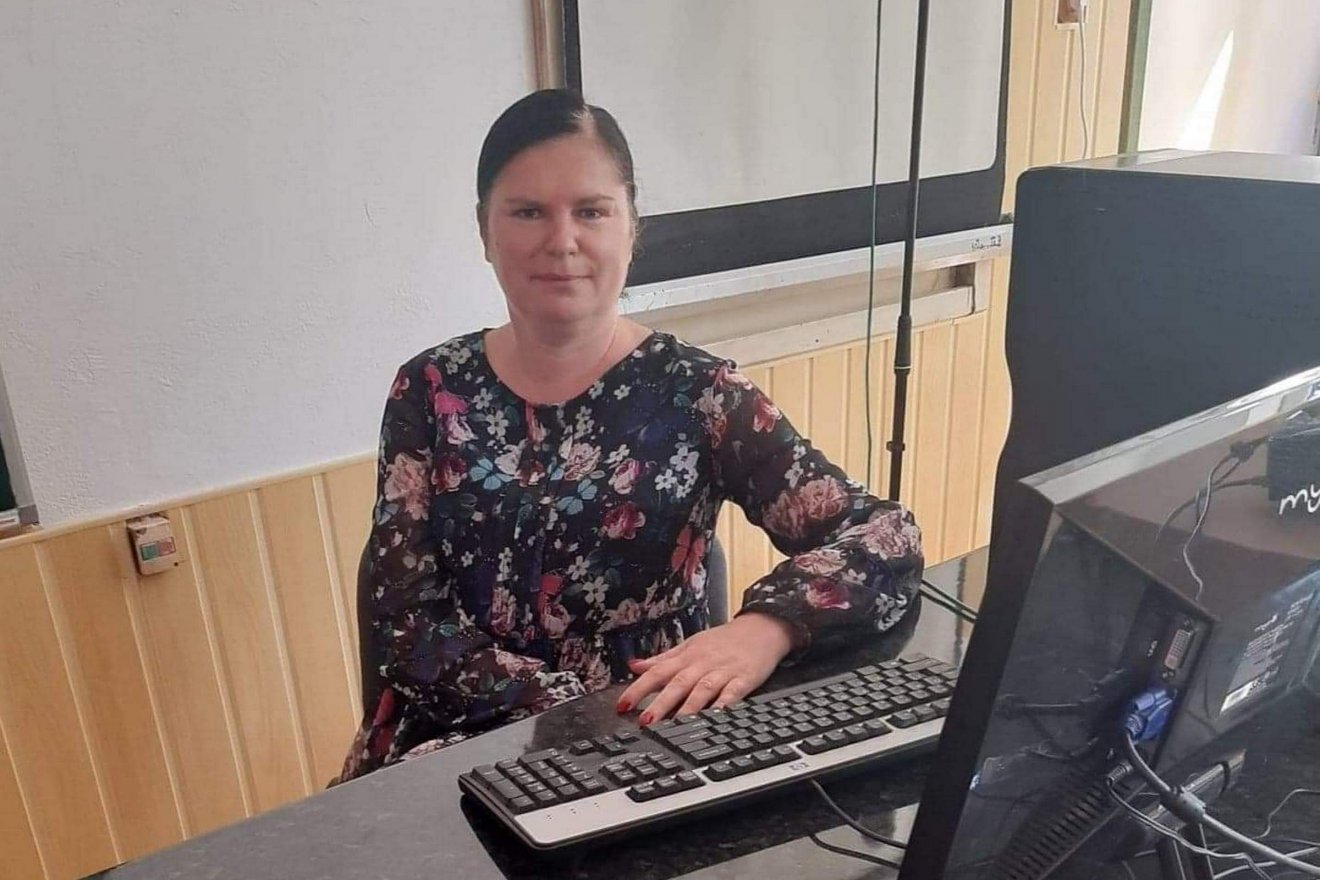 Fazakas Ildikó a Gödri Ferenc és Ady Endre iskolák tanácsadója. Mint  mondja, kis közösségekben jobban odafigyelnek a gyermekekre, hamarabb észreveszik, ha baj van •  Fotó: Fazakas Ildikó