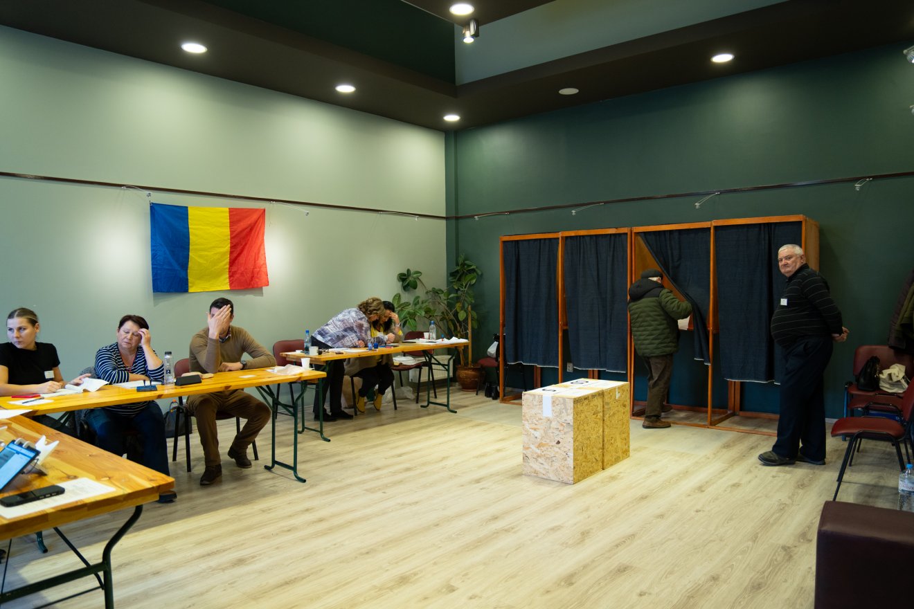 Kollégánkat a túlbuzgó illetékes alig akarta engedni fotózni Kézdivásárhelyen