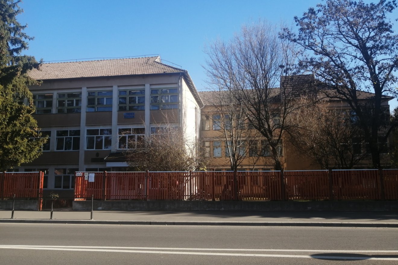 A sepsiszentgyörgyi Váradi József Általános Iskola épülete •  Fotó: Bodor Tünde
