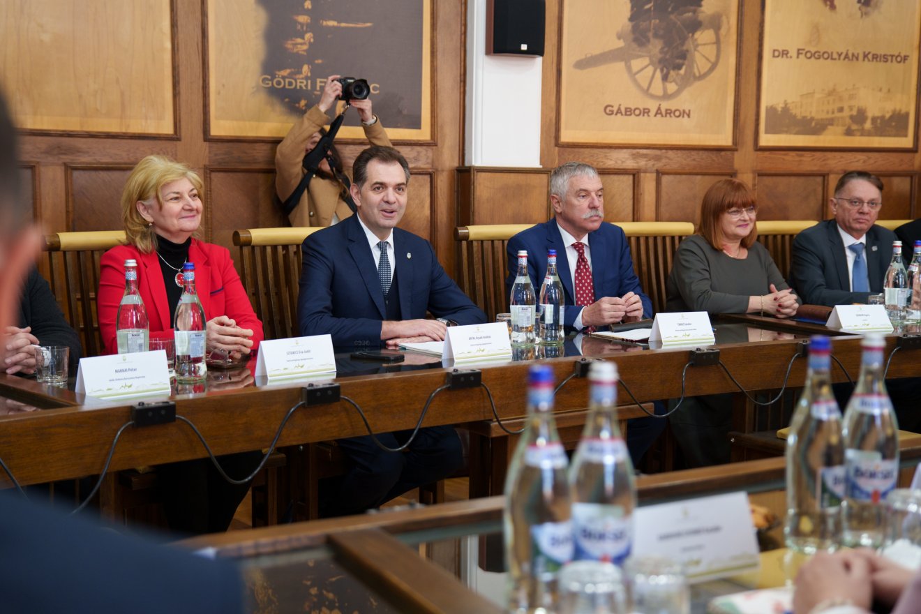 Antal Árpád a családpolitikai intézkedéseket sürgette a fiatalok helybentartása érdekében •  Fotó: Tuchiluș Alex